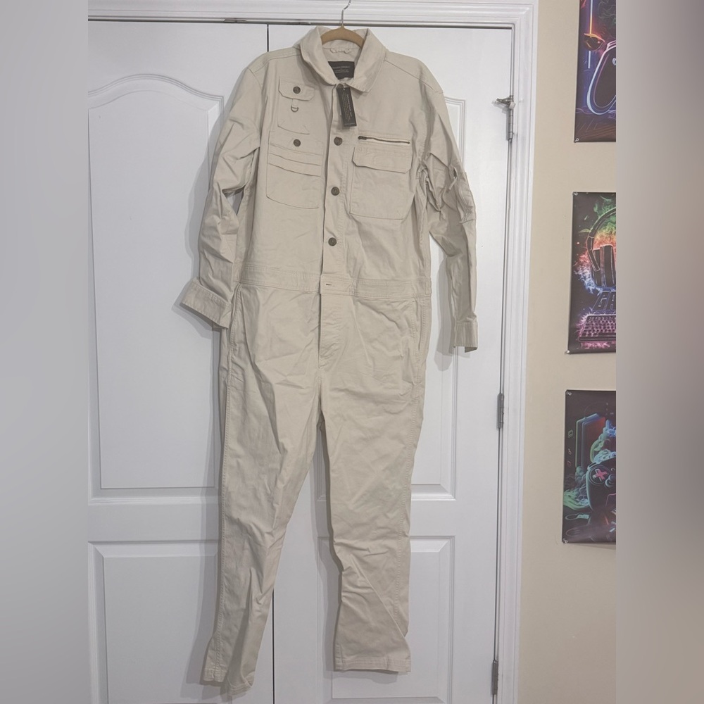 Brand new with tags Banana Republic Men’s Flight Suit in size Large.